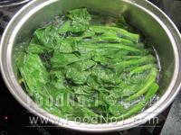 再將整棵菜壓入煲中煮熟 garlic-cabbage-seedlings03